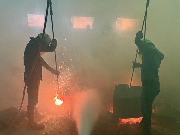 スクラップ加工作業１