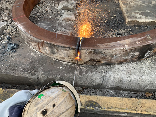 スクラップ加工作業２